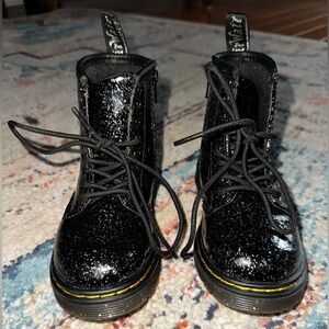 Dr Maartens toddler size 9